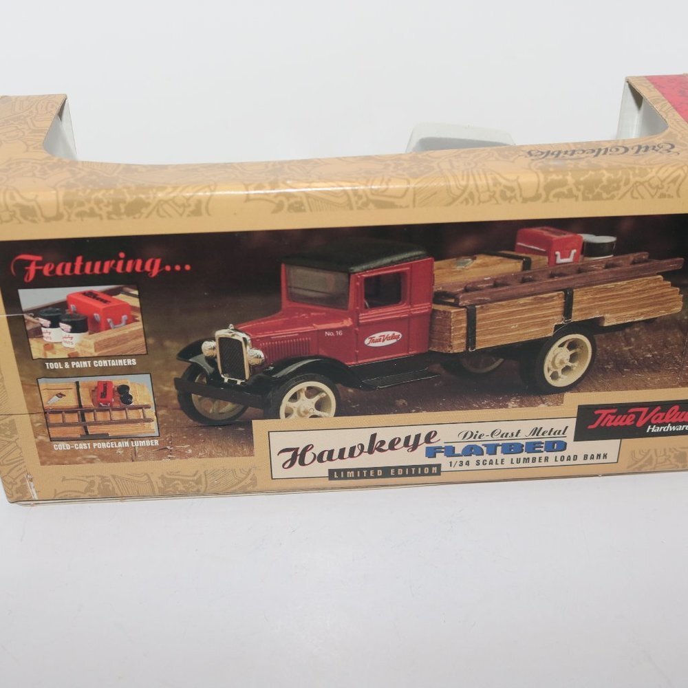 ERTL Collectibles True Value 1931 truck bank   key under truck will be shipped i - Picture 4 of 6